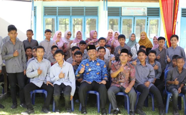 Bupati Madina Datangi SD Tempatnya Dulu Menimba Ilmu