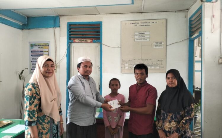 Nia Rahmadani Dapat Bantuan Baznas Madina