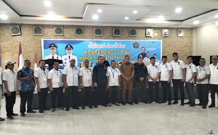 Buka Konferensi V PWI Madina, Bupati Kenang Kedekatan dengan Wartawan