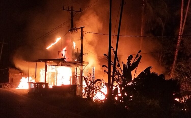 2 Unit Rumah di Kotanopan  Ludes Terbakar.