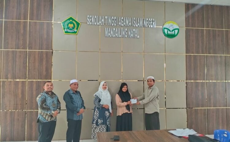 Baznas Madina Salurkan Beasiswa Berprestasi Untuk Mahasiswa