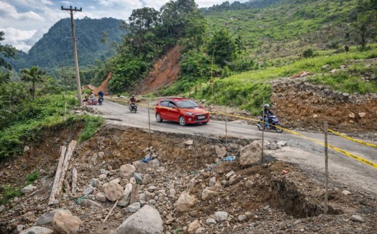  Jalan Jembatan Merah-Sp. Gambir Segera Diperbaiki, Bupati Madina Apresiasi Gubsu