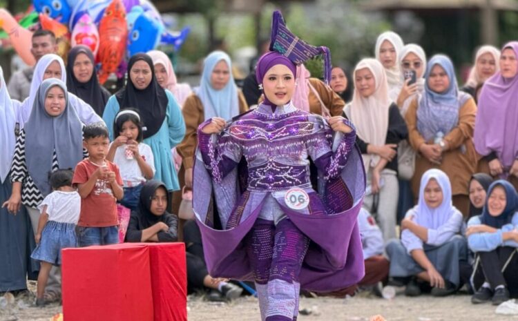Puluhan Pelajar Tampil Memukau di Fashion Show HUT ke-81 RI Kotanopan